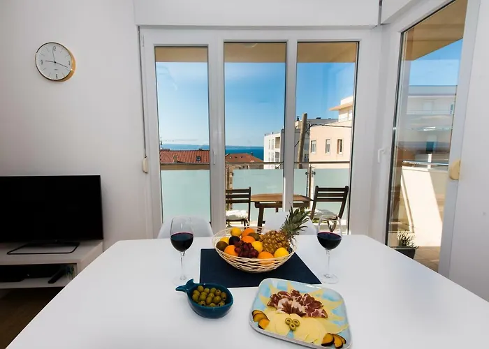 Blue Laguna With Seaview